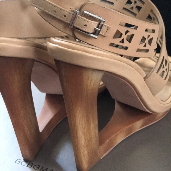 BCBG MaxAzria Sandals - Picture 4 of 7